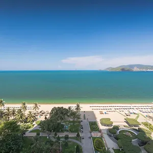 Citadines Bayfront Нячанг